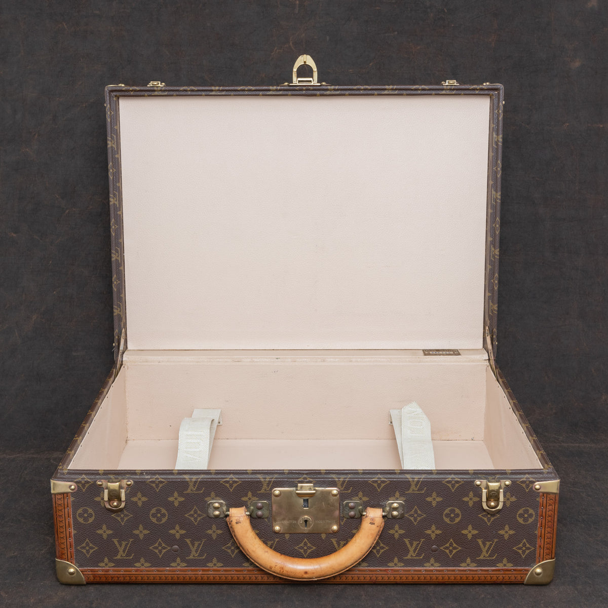 Louis Vuitton Bisten Suitcase 388551