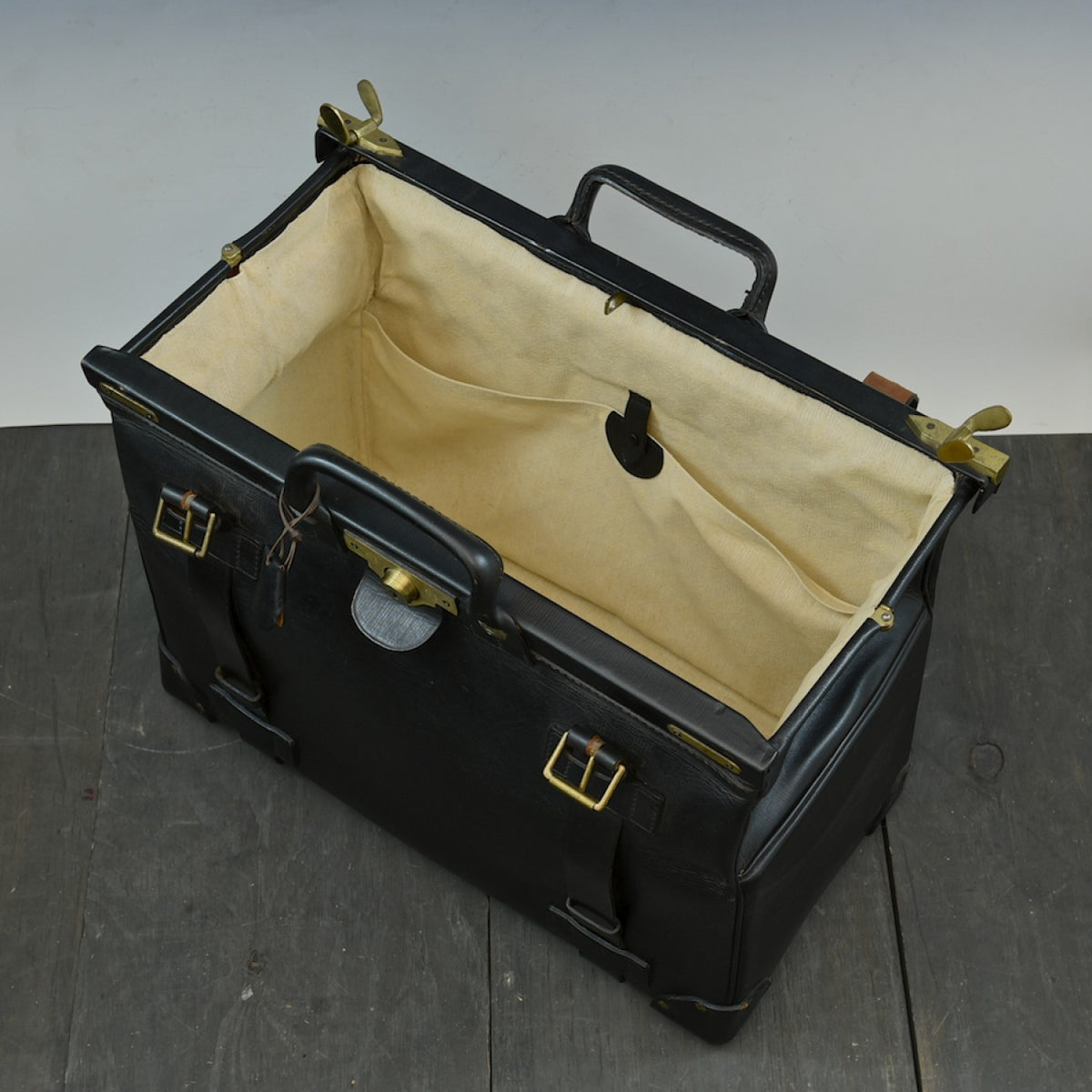 Asprey Black Leather Gladstone Bag with Brass Fittings and Catch