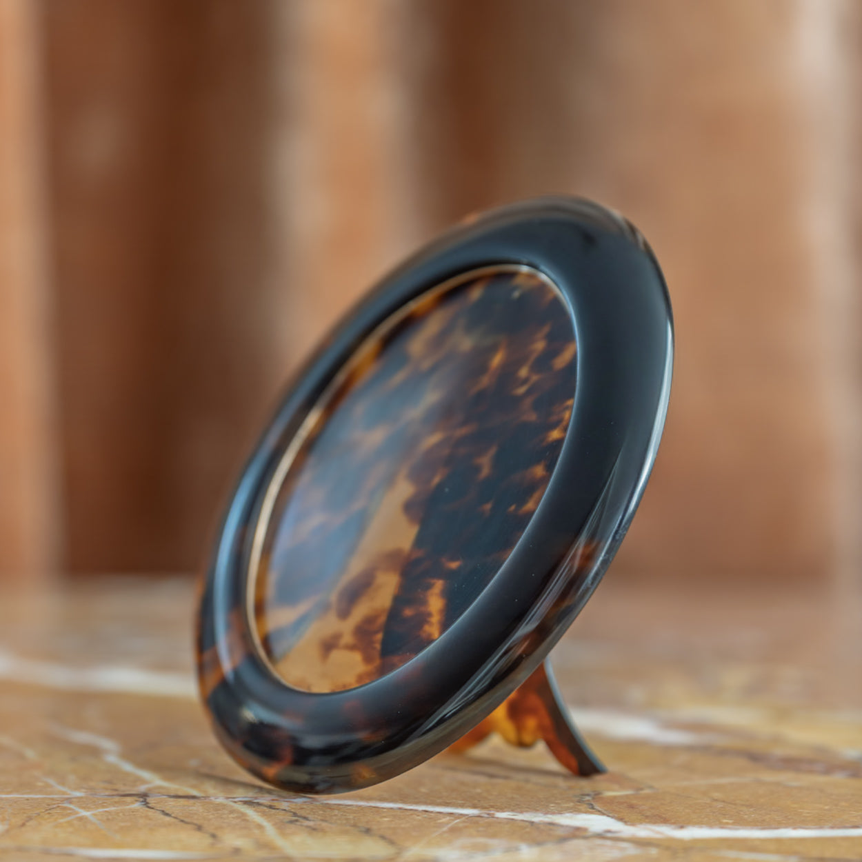 Small Oval Tortoiseshell Frame – Bentleys London