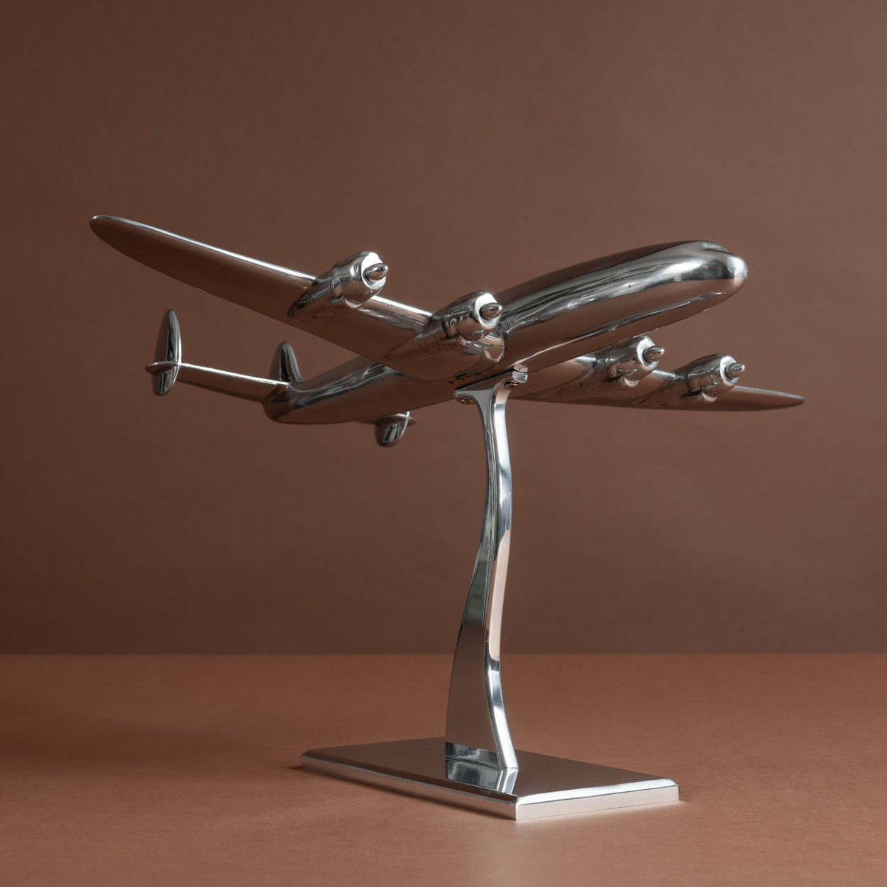 Large Polished Aluminium Lockheed Super Constellation Model – Bentleys ...