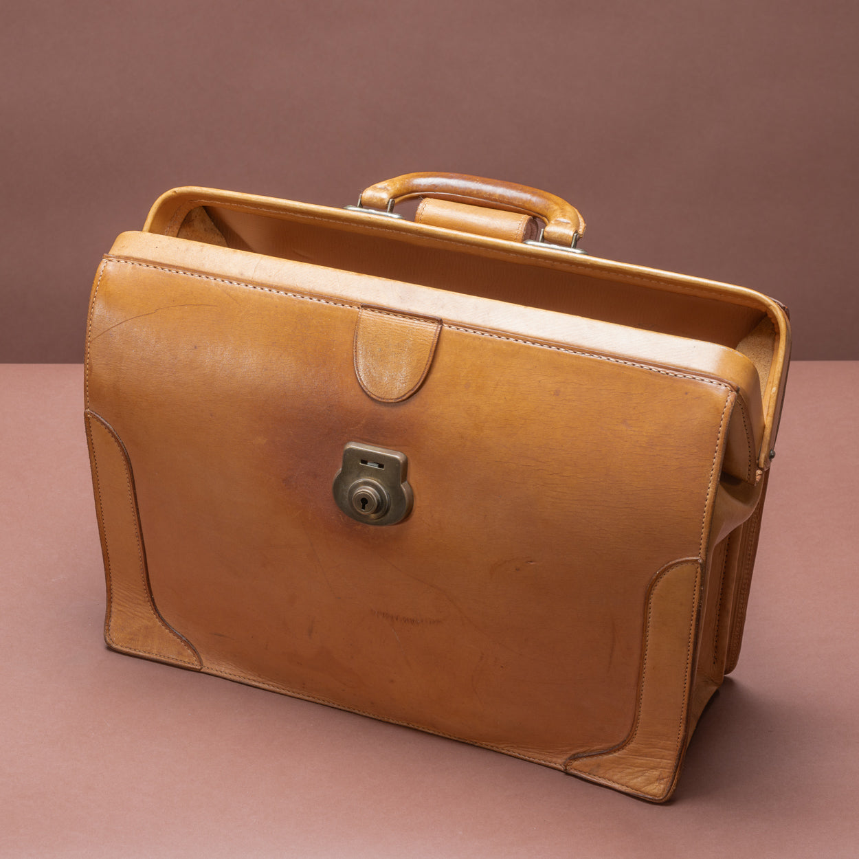 Light Tan Leather Top Frame Briefcase – Bentleys London
