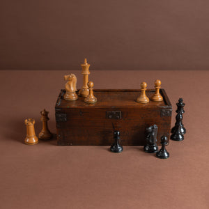 Victorian Boxed Tournament Size 'Staunton' Pattern Chess set with Board