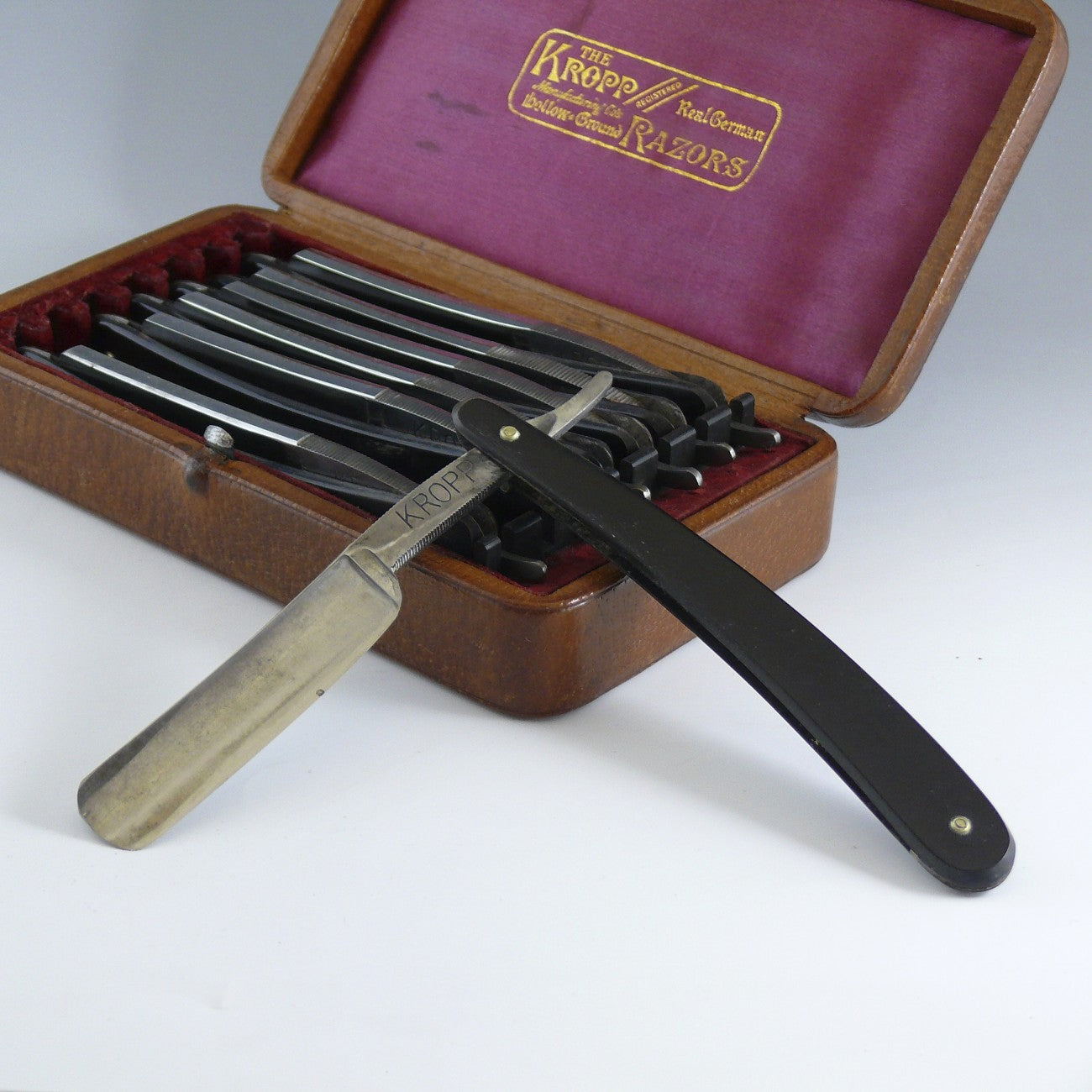 Leather Boxed Set of Straight Razors – Bentleys London