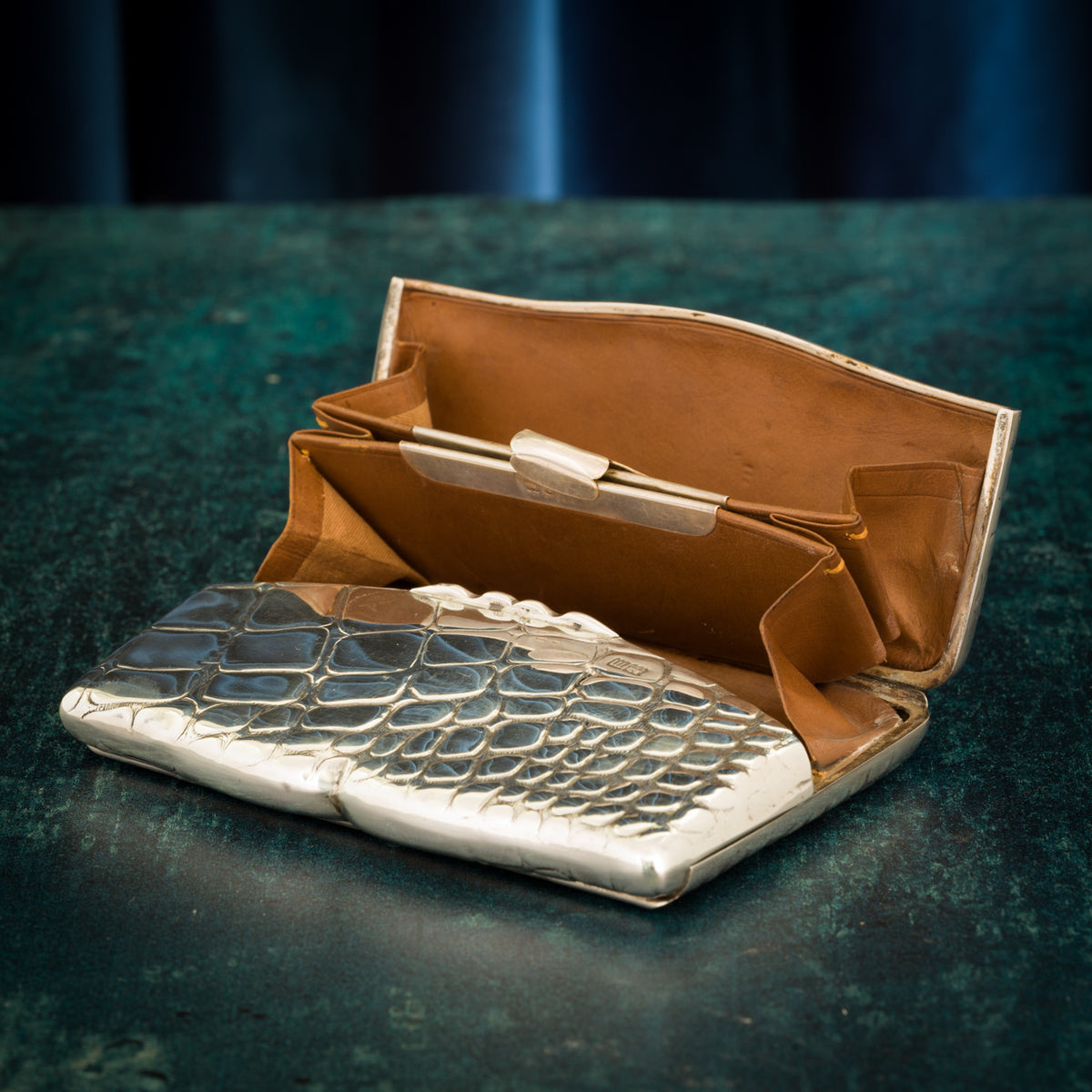 Silver Crocodile Skin Pattern Coin Purse – Bentleys London