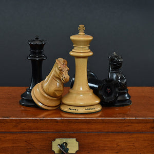 Boxed Set of Unweighted Staunton Pattern Chess Men