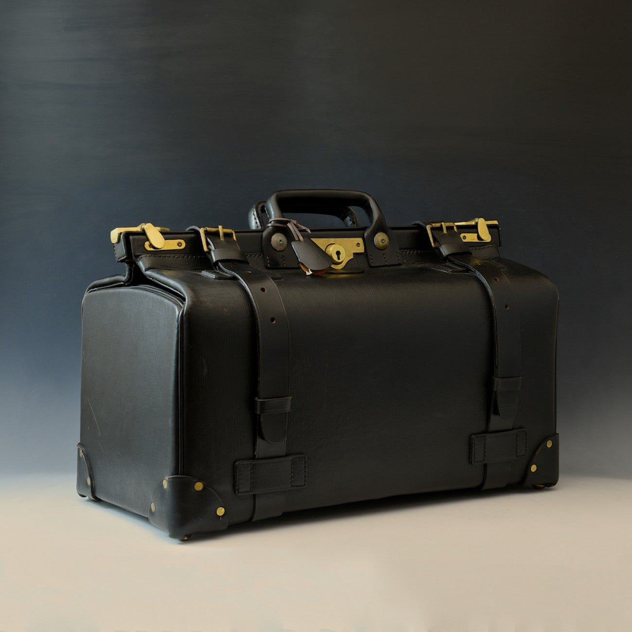 Black Leather Gladstone Bag – Bentleys London